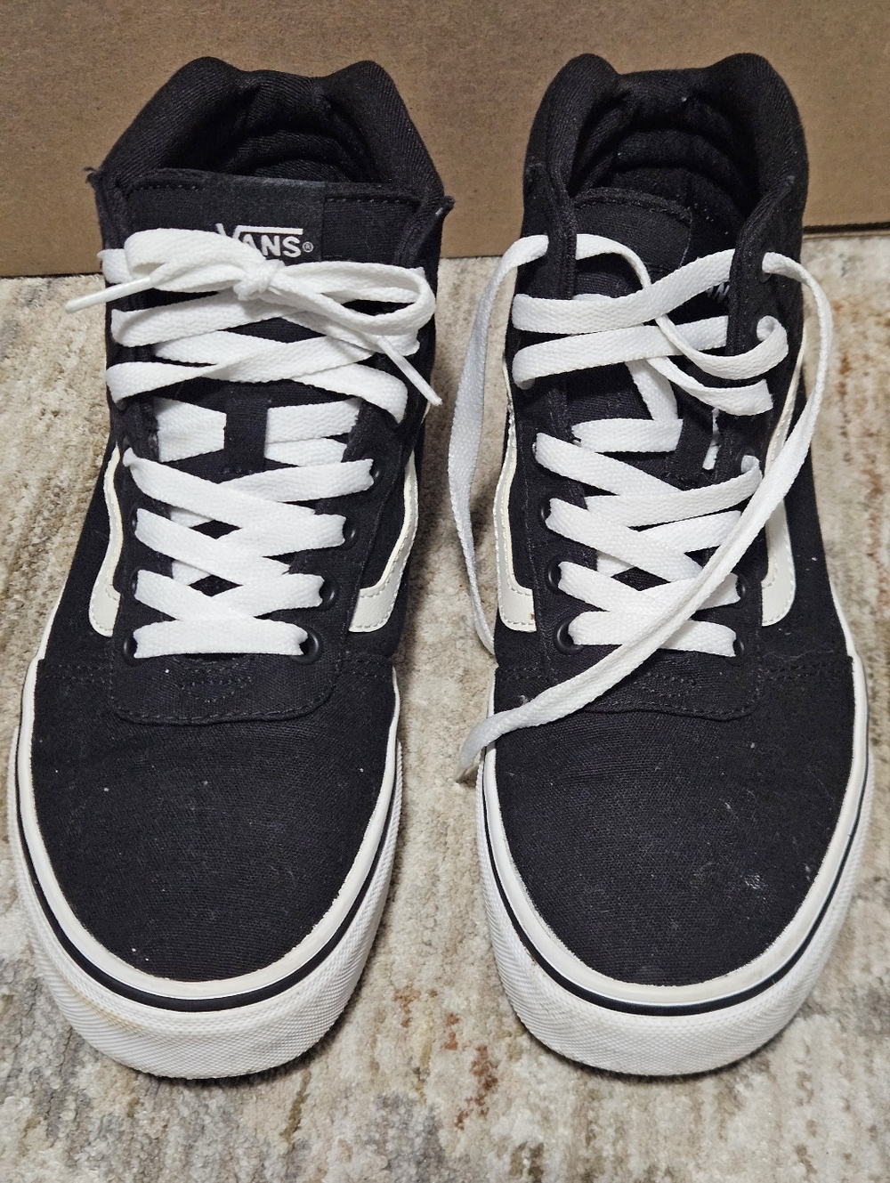 Vans Sk8-Hi Classic Black & White High-Top Sneakers Women's Size 8.5 (Worn Twice - Picture 2 of 8